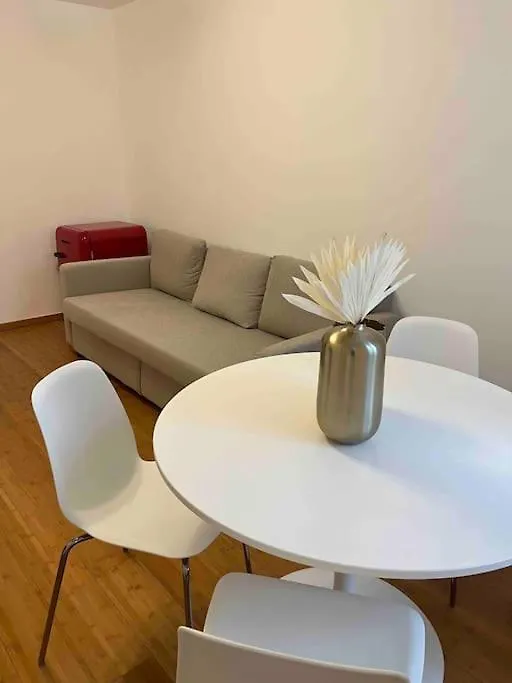 Appartamento In Porta Venezia Милан 0*,  Италия